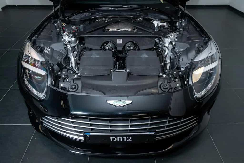 Aston Martin DB12 4.0 V8 08/2025-photo-48
