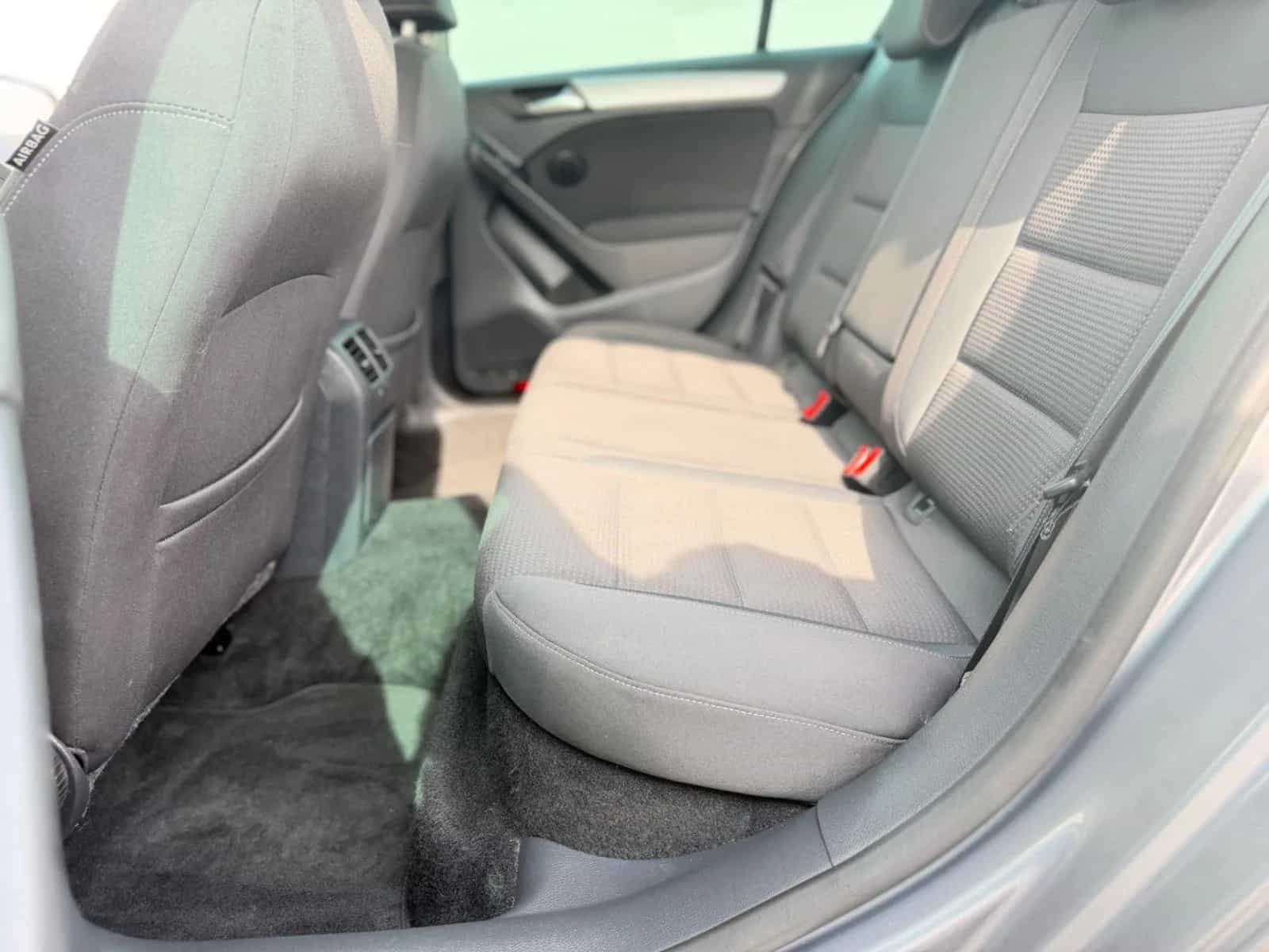 Volkswagen Golf 12/2010-photo-12