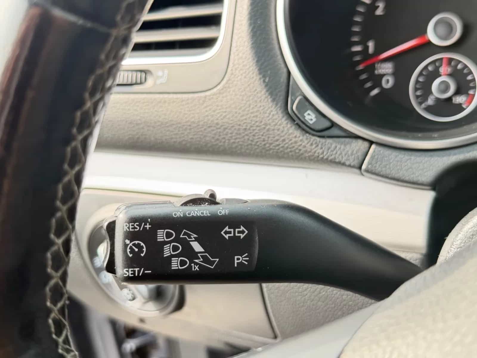 Volkswagen Golf 12/2010-photo-16