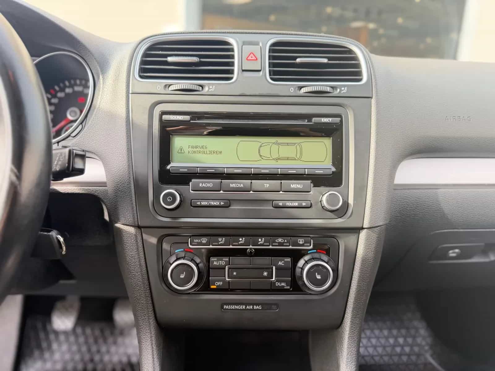 Volkswagen Golf 12/2010-photo-18