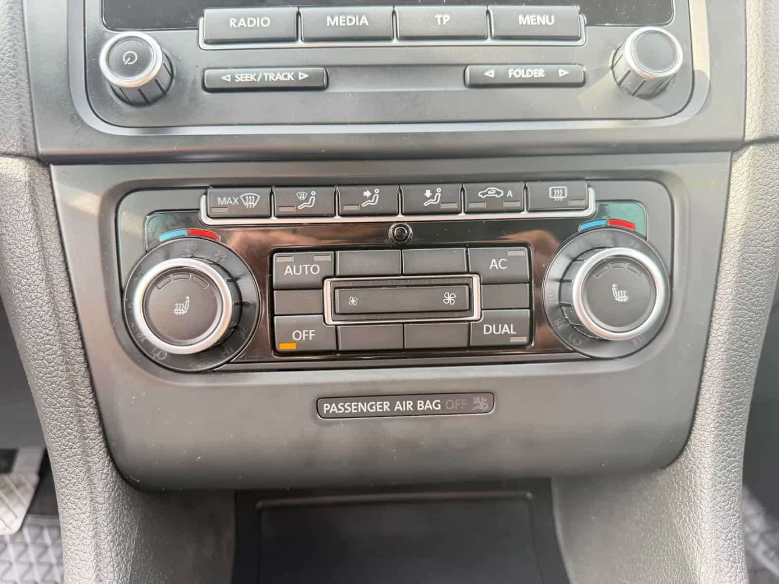 Volkswagen Golf 12/2010-photo-19