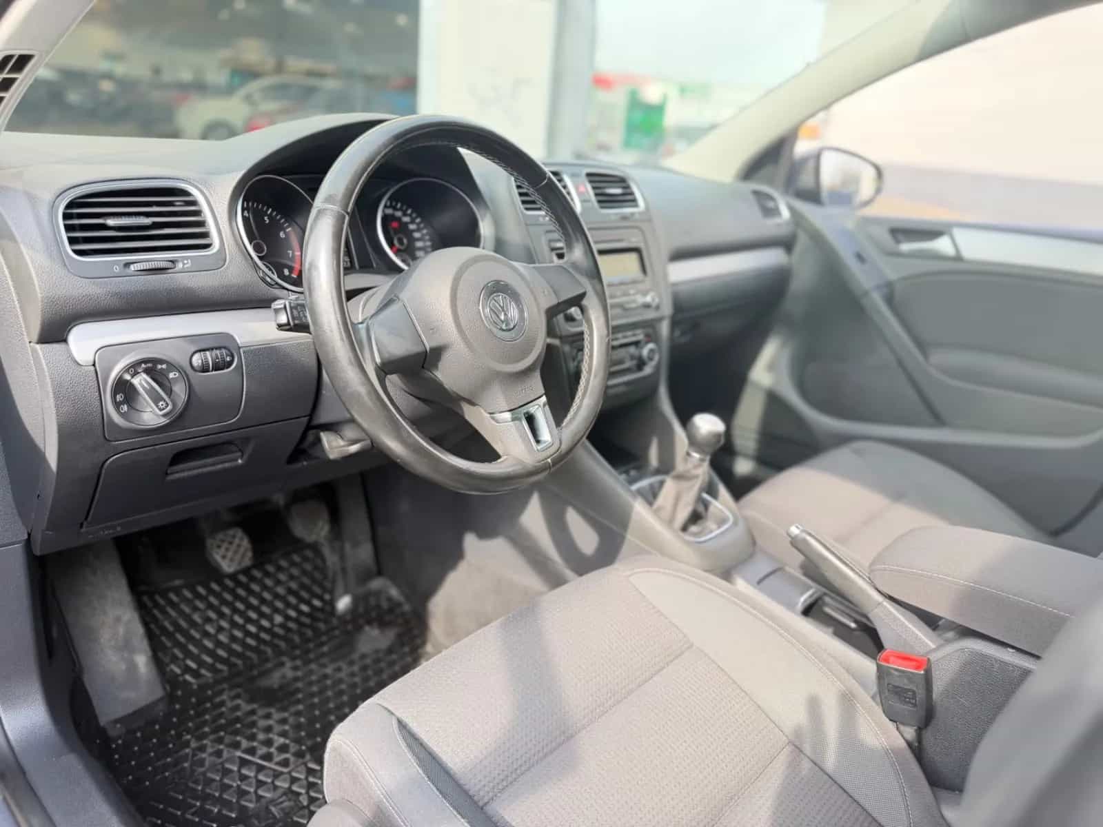 Volkswagen Golf 12/2010-photo-9