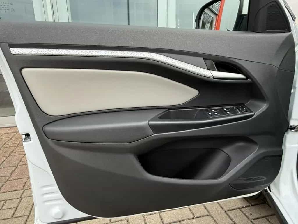 Lada Vesta SW Cross 1.6 5-Gang GRA, SHZ, EPH, KL-AUT. 06/2020-photo-10