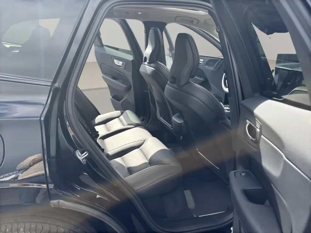 Volvo XC 60 Plus Dark PANORAMA 12/2022-photo-11