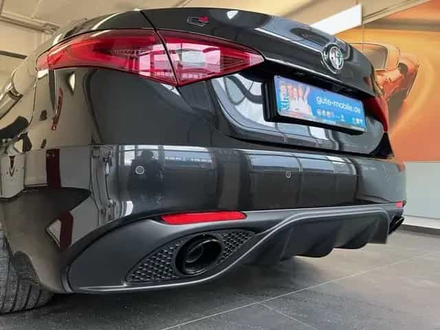 Alfa Romeo Giulia Veloce 2.2D Q4 AT8|Assistenzp.2|Navi|Harm 12/2020-photo-10