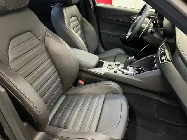 Alfa Romeo Giulia Veloce 2.2D Q4 AT8|Assistenzp.2|Navi|Harm 12/2020-photo-13