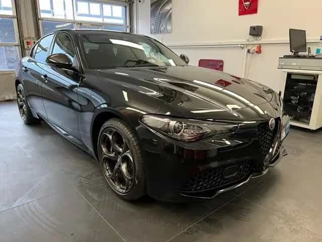 Alfa Romeo Giulia Veloce 2.2D Q4 AT8|Assistenzp.2|Navi|Harm 12/2020-photo-2