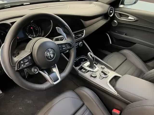 Alfa Romeo Giulia Veloce 2.2D Q4 AT8|Assistenzp.2|Navi|Harm 12/2020-photo-3