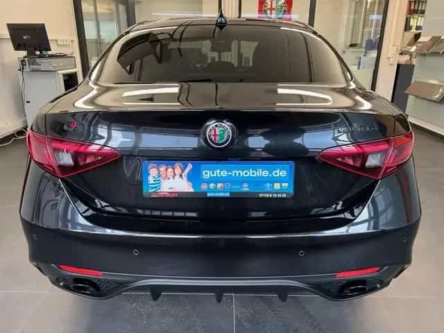 Alfa Romeo Giulia Veloce 2.2D Q4 AT8|Assistenzp.2|Navi|Harm 12/2020-photo-8