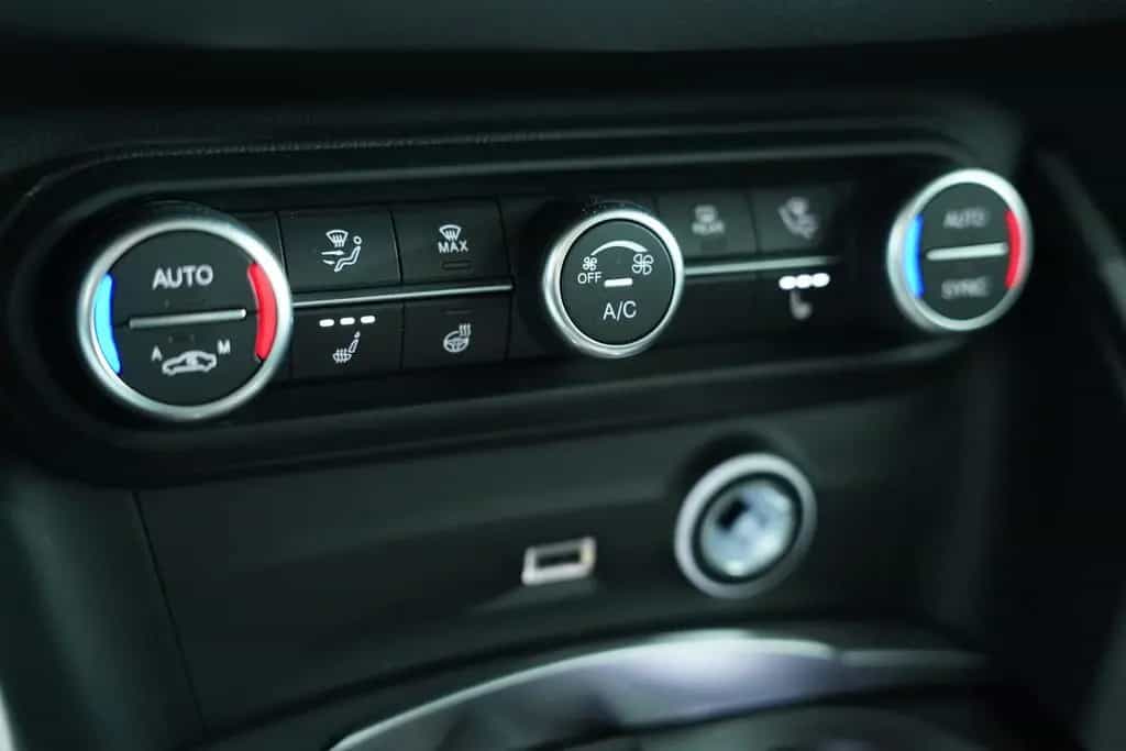 Alfa Romeo Stelvio Veloce Q4 *1.Hand *ACC *Pano *AHK 06/2022-photo-38