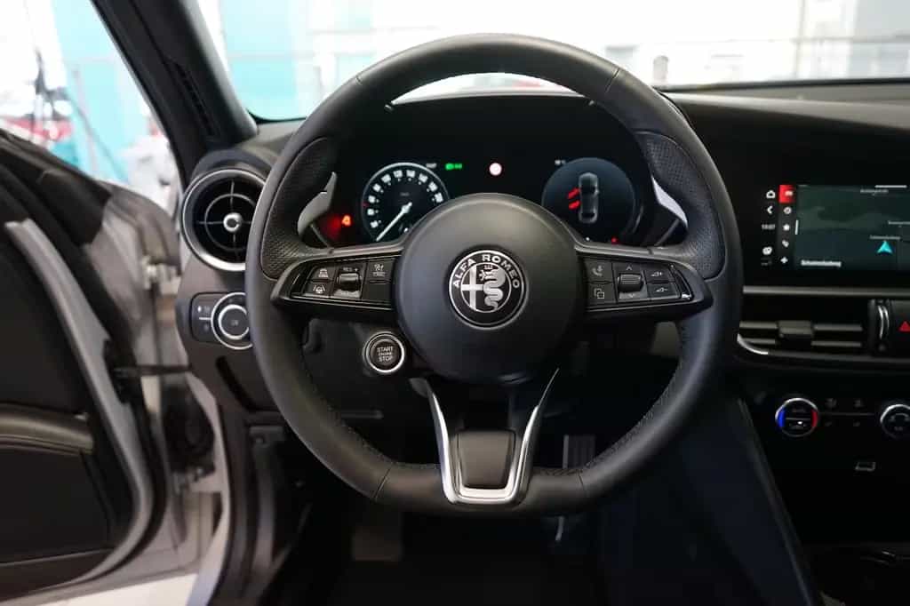 Alfa Romeo Giulia Veloce Q4 ACC+Kamera+Lenkradhz+Memory+SHZ 01/2025-photo-12