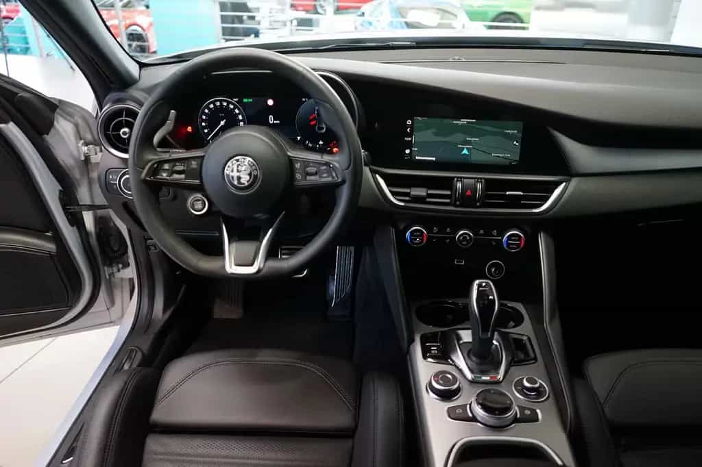 Alfa Romeo Giulia Veloce Q4 ACC+Kamera+Lenkradhz+Memory+SHZ 01/2025-photo-16