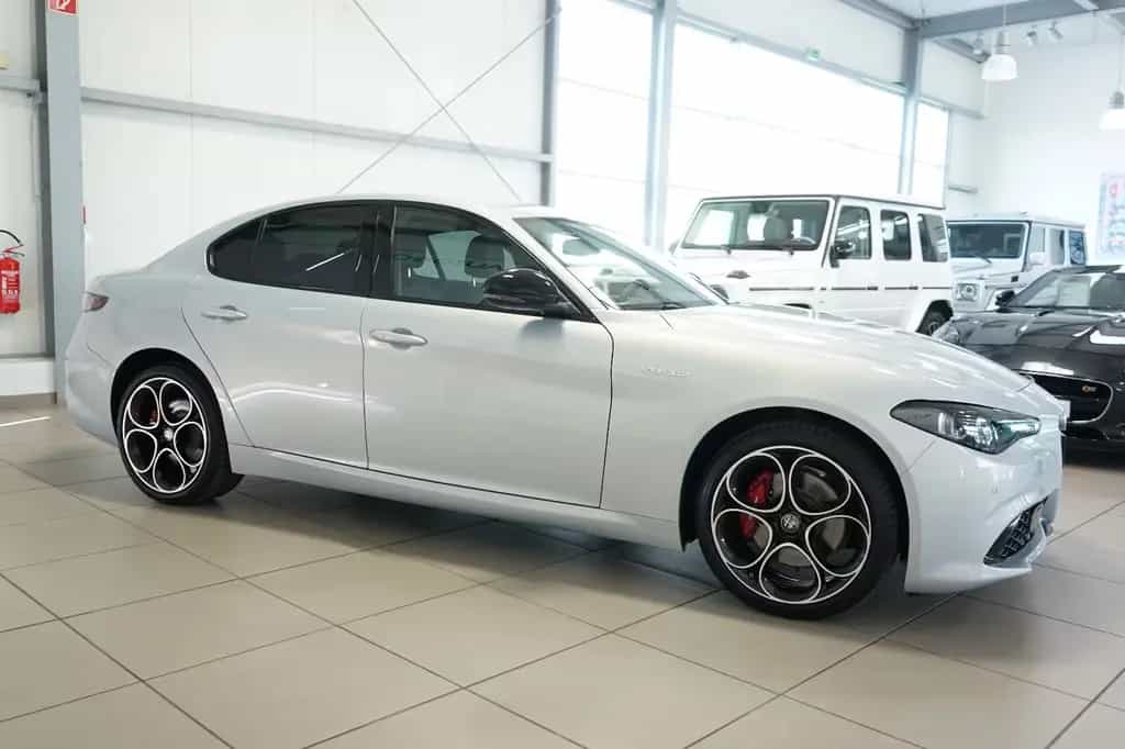 Alfa Romeo Giulia Veloce Q4 ACC+Kamera+Lenkradhz+Memory+SHZ 01/2025-photo-4