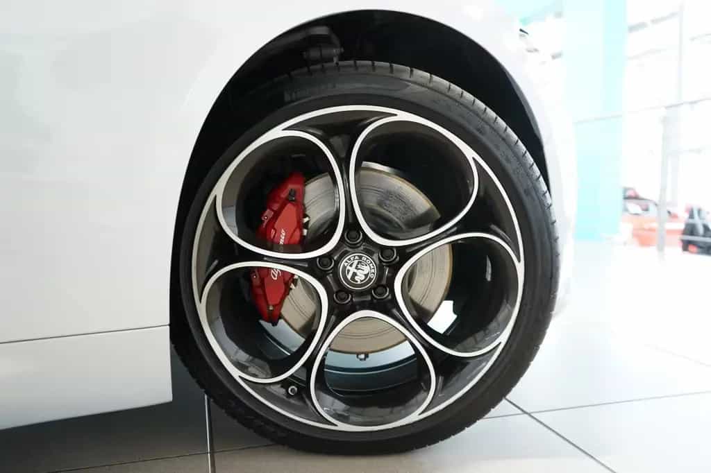 Alfa Romeo Giulia Veloce Q4 ACC+Kamera+Lenkradhz+Memory+SHZ 01/2025-photo-6
