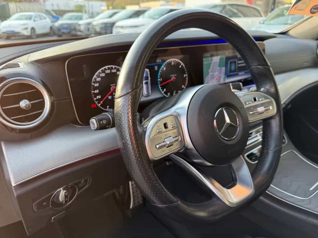 Mercedes-Benz E 400 T-Modell E 400 d 4Matic *2. Hand *AMG *S-Dach 07/2019-photo-11