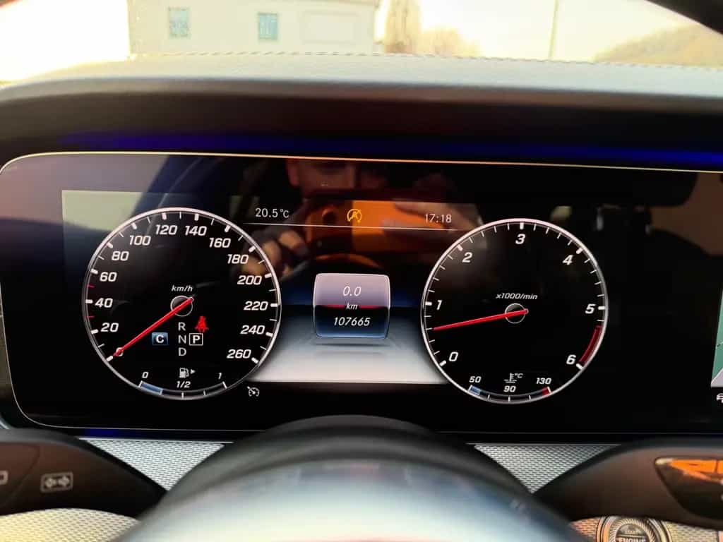 Mercedes-Benz E 400 T-Modell E 400 d 4Matic *2. Hand *AMG *S-Dach 07/2019-photo-12