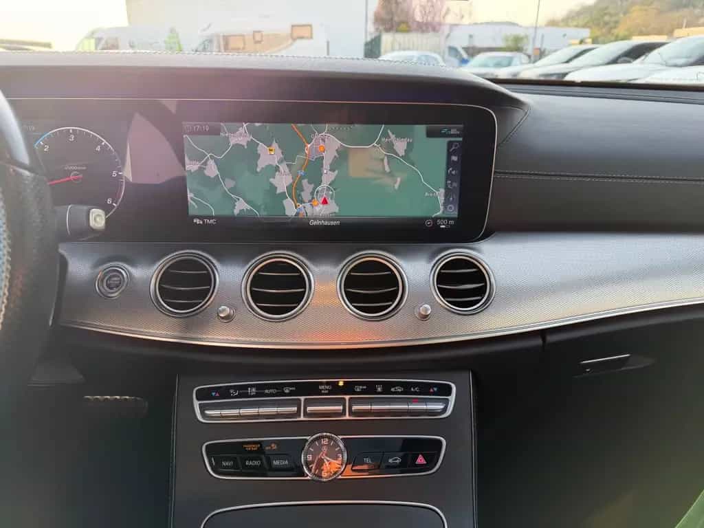 Mercedes-Benz E 400 T-Modell E 400 d 4Matic *2. Hand *AMG *S-Dach 07/2019-photo-15