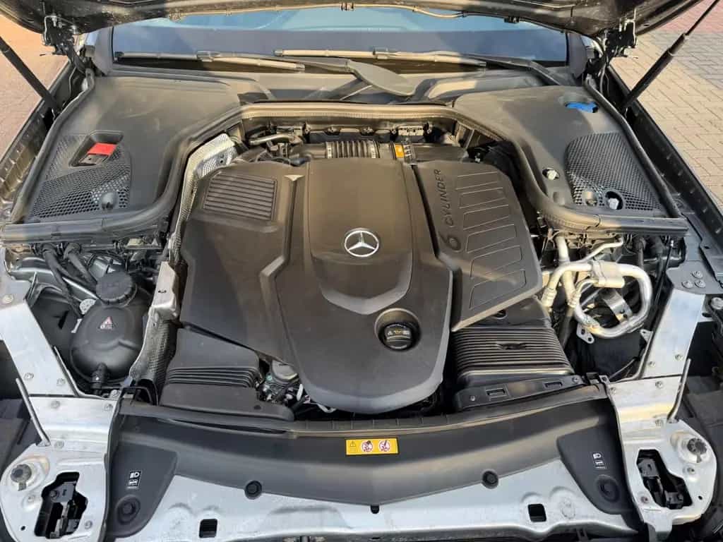 Mercedes-Benz E 400 T-Modell E 400 d 4Matic *2. Hand *AMG *S-Dach 07/2019-photo-18
