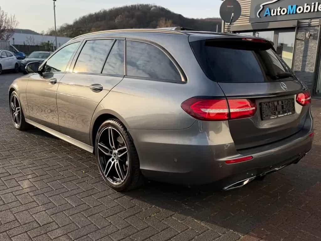 Mercedes-Benz E 400 T-Modell E 400 d 4Matic *2. Hand *AMG *S-Dach 07/2019-photo-2