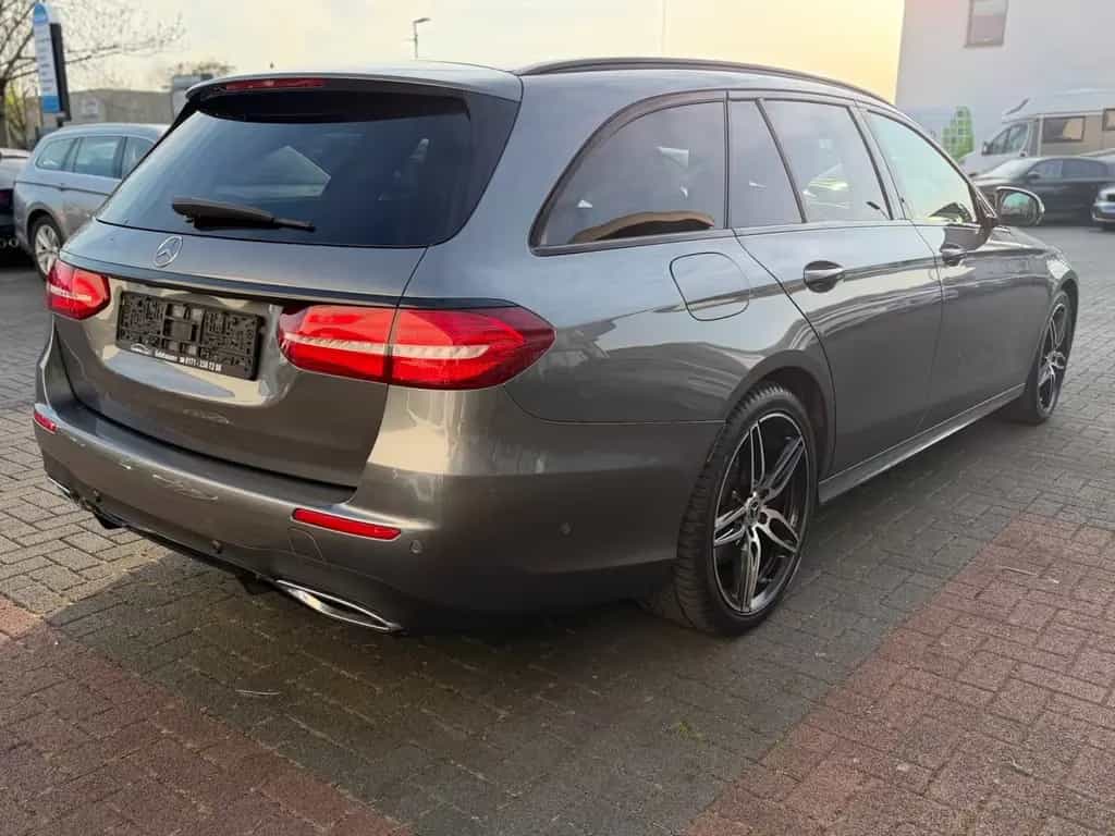 Mercedes-Benz E 400 T-Modell E 400 d 4Matic *2. Hand *AMG *S-Dach 07/2019-photo-4