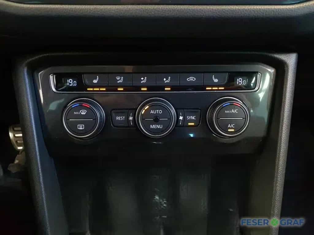 Volkswagen Tiguan SOUND 1.4 TSI DSG RFK HUD LED Pano AHK 02/2018-photo-4