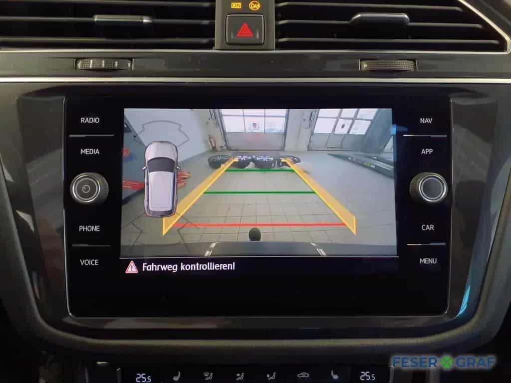 Volkswagen Tiguan SOUND 1.4 TSI DSG RFK HUD LED Pano AHK 02/2018-photo-5