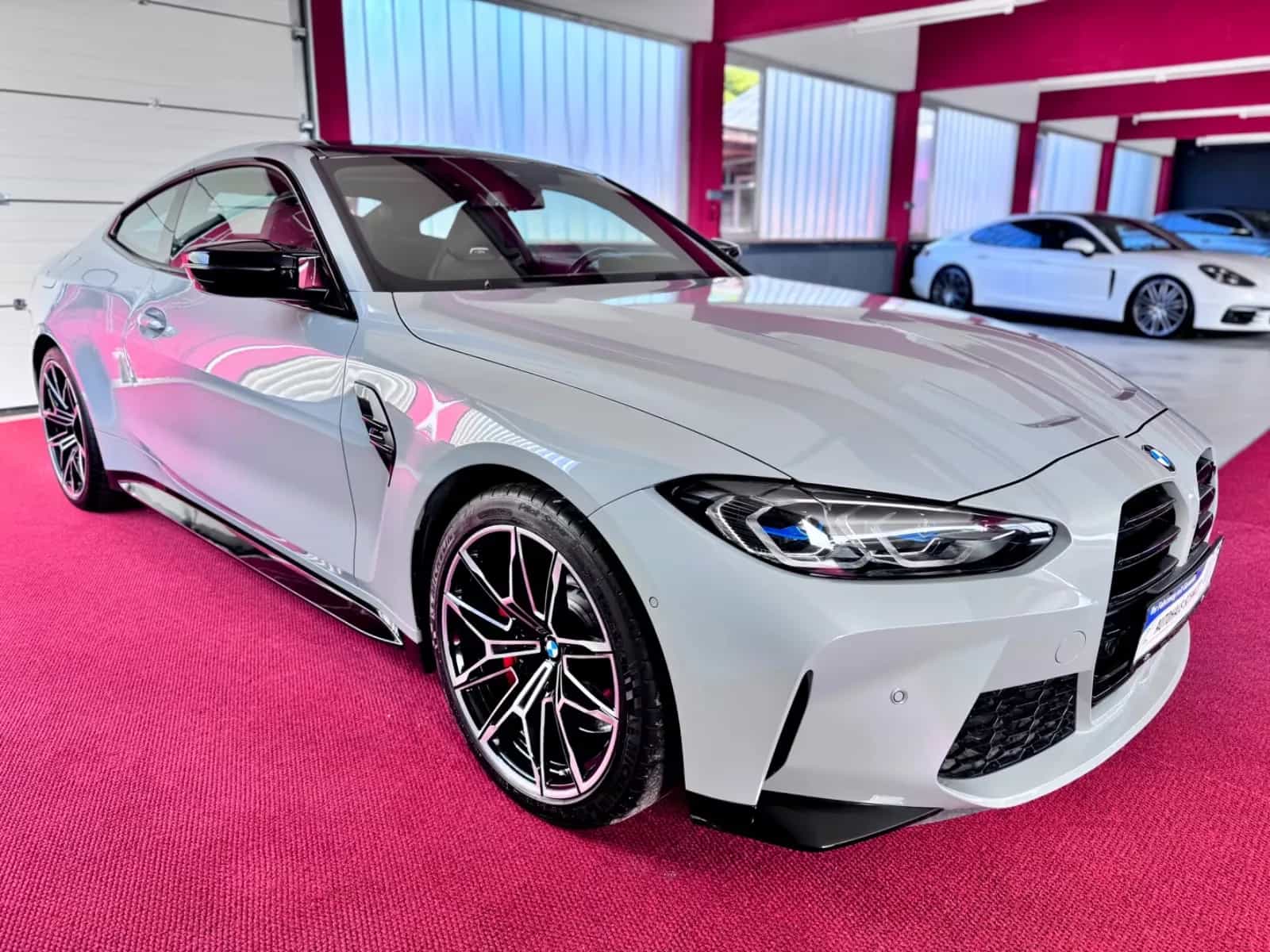 BMW M4 03/2021-photo-2