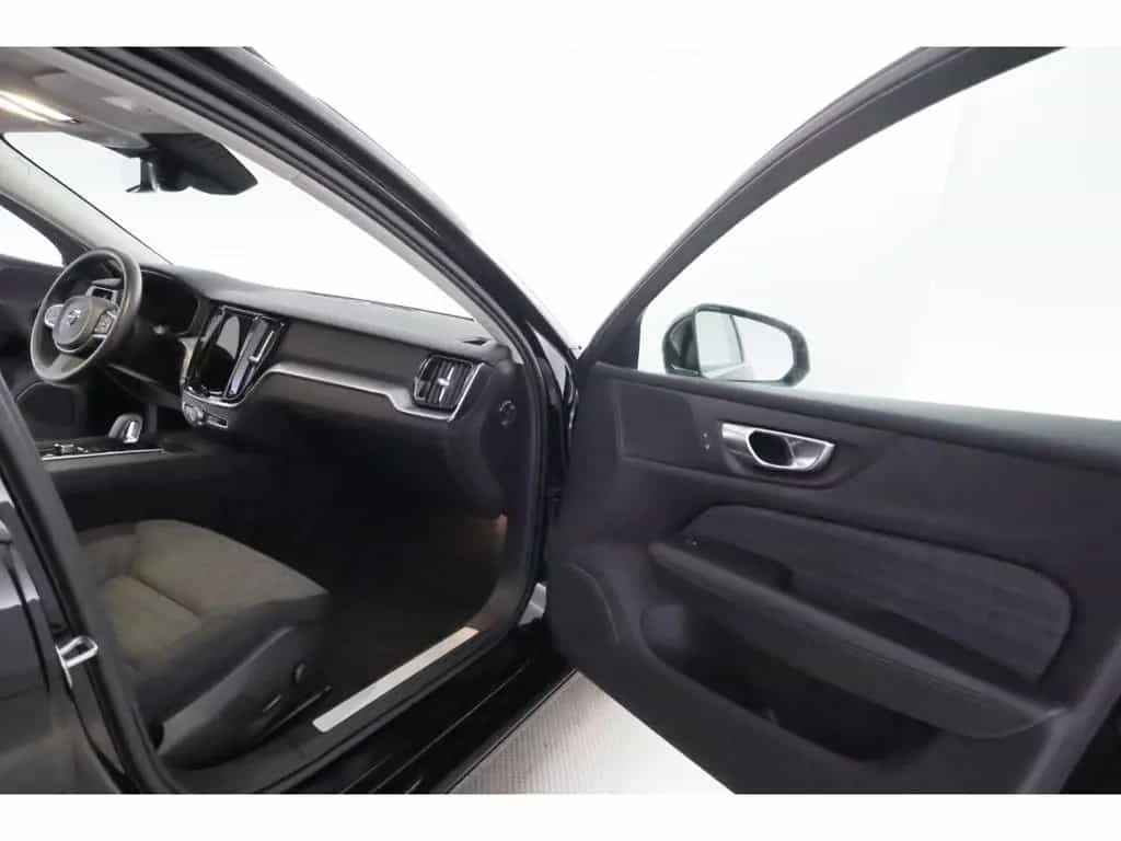 Volvo V60 B3 Geartronic Core+LED+NAVI+KAMERA+TEMPO 08/2022-photo-19