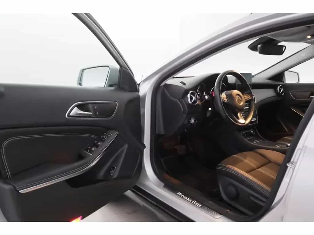 Mercedes-Benz GLA 200 7G-DCT Urban+LED+NAVI+KAMERA+TEMPO 02/2020-photo-15