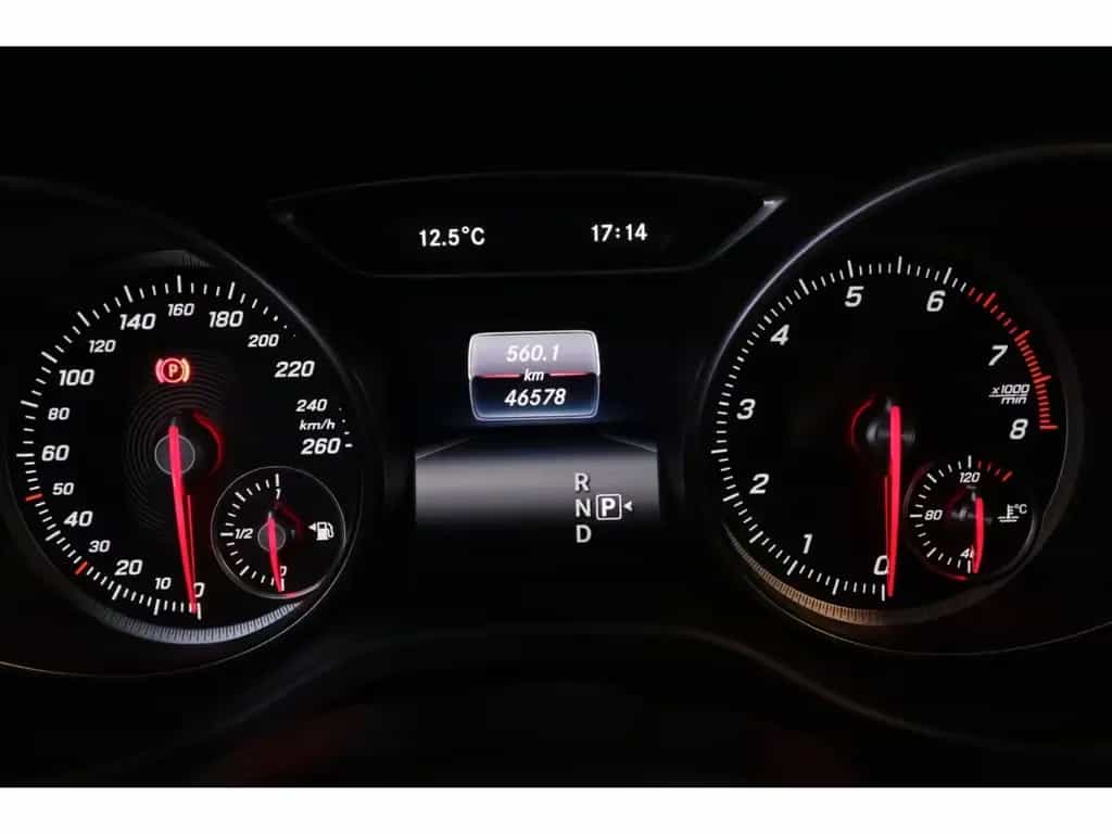 Mercedes-Benz GLA 200 7G-DCT Urban+LED+NAVI+KAMERA+TEMPO 02/2020-photo-16