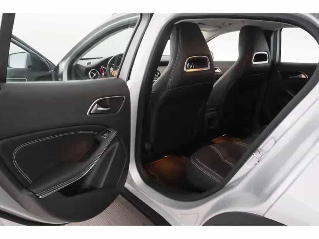 Mercedes-Benz GLA 200 7G-DCT Urban+LED+NAVI+KAMERA+TEMPO 02/2020-photo-18
