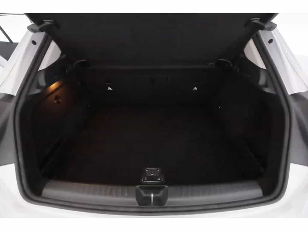 Mercedes-Benz GLA 200 7G-DCT Urban+LED+NAVI+KAMERA+TEMPO 02/2020-photo-19