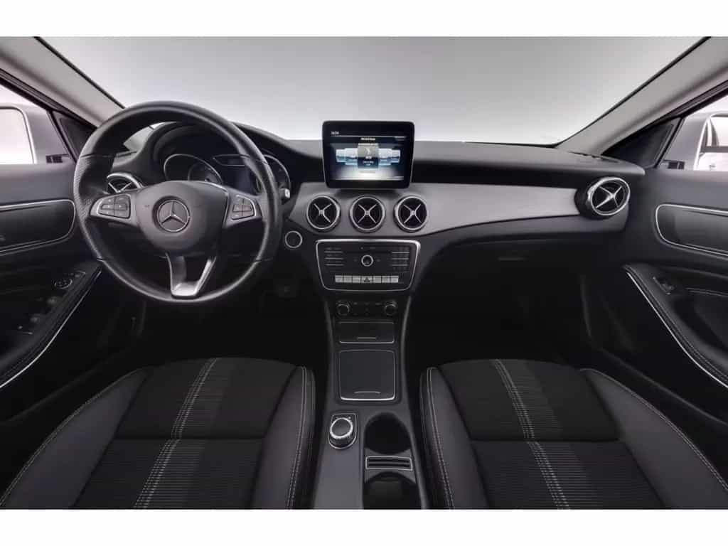 Mercedes-Benz GLA 200 7G-DCT Urban+LED+NAVI+KAMERA+TEMPO 02/2020-photo-9