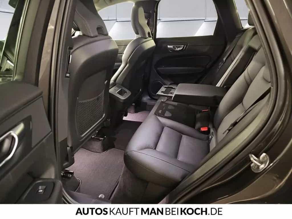 Volvo XC60 B4 D Plus Dark ACC BLIS V-LED 4xSHz MEM H&K 02/2024-photo-7