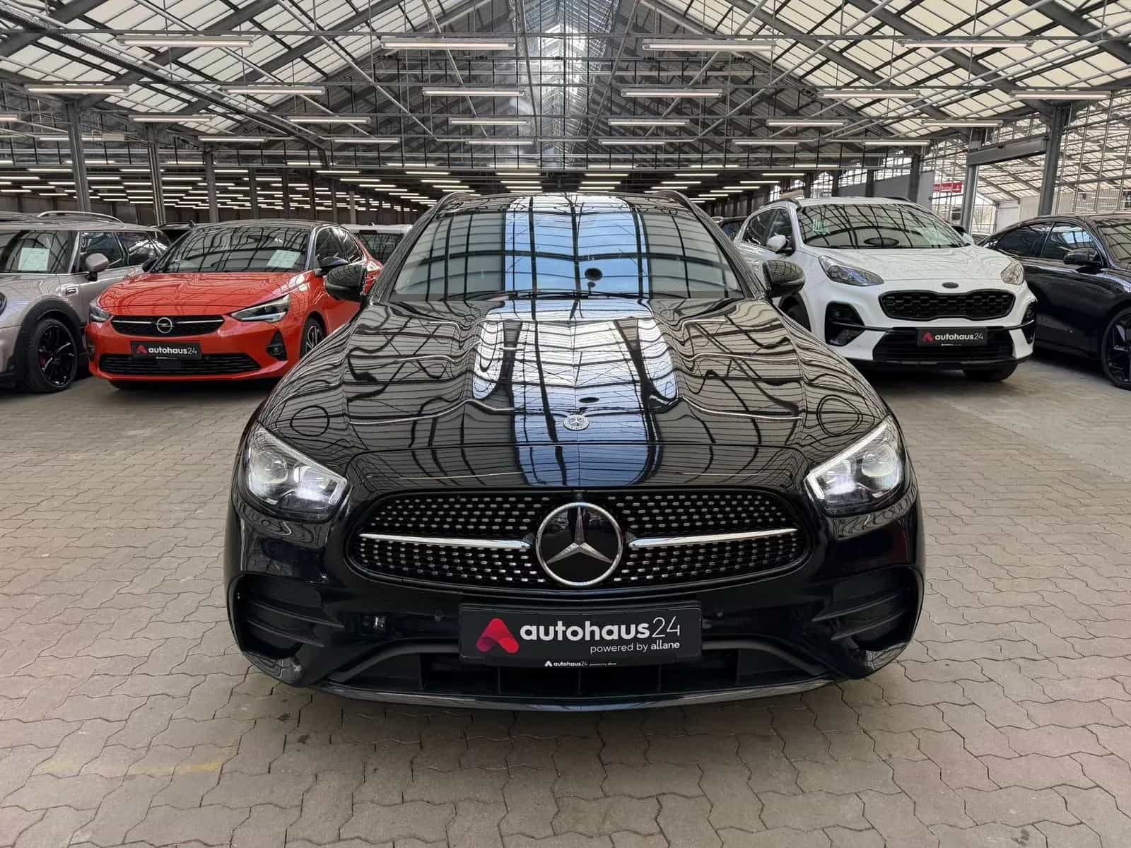 Mercedes-Benz E-Class 400 11/2021-photo-1