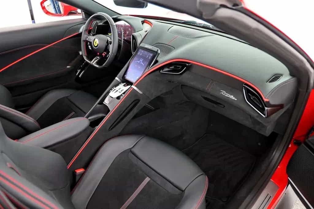 Ferrari Roma Spider MY24 | Ferrari Nürnberg 04/2025-photo-8