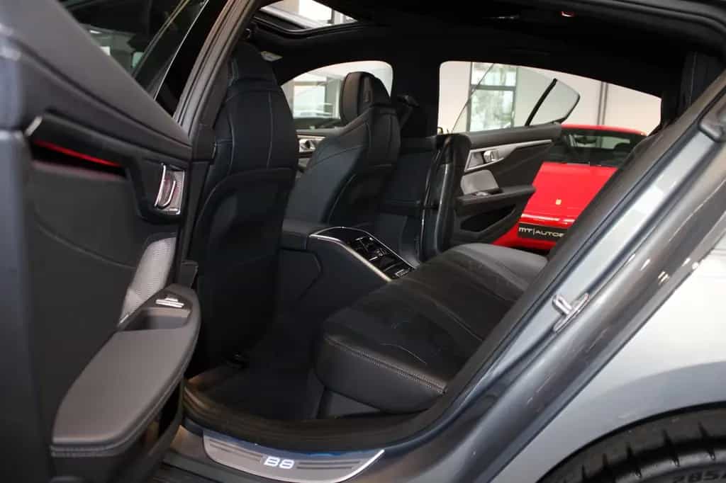 ALPINA B8 GT GRAN COUPE ALLRAD LIMITIERT NR.74 VON 99! null-photo-19