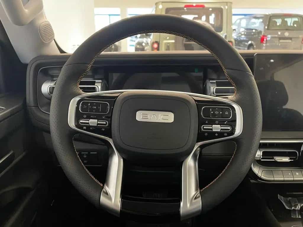 BAIC BJ40 Pro Black 2.0T 4WD PANO Leder Lagerfahrzeug null-photo-14
