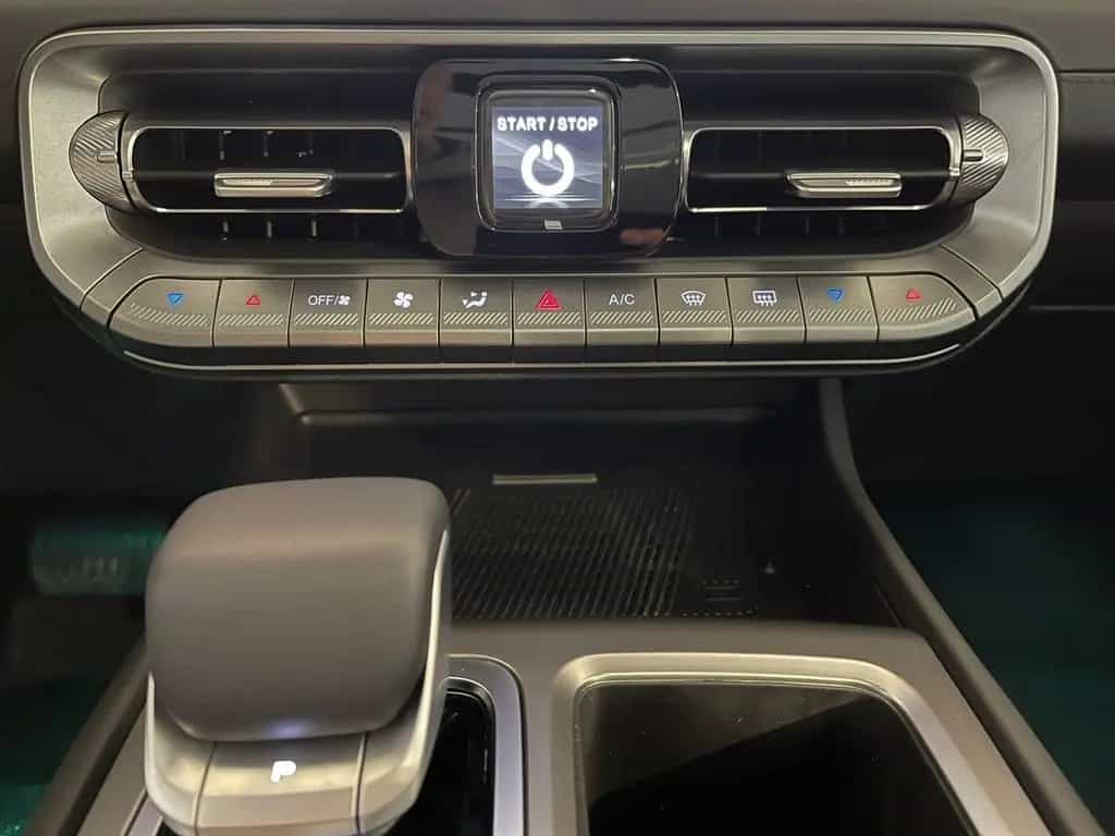 BAIC BJ40 Pro Black 2.0T 4WD PANO Leder Lagerfahrzeug null-photo-18