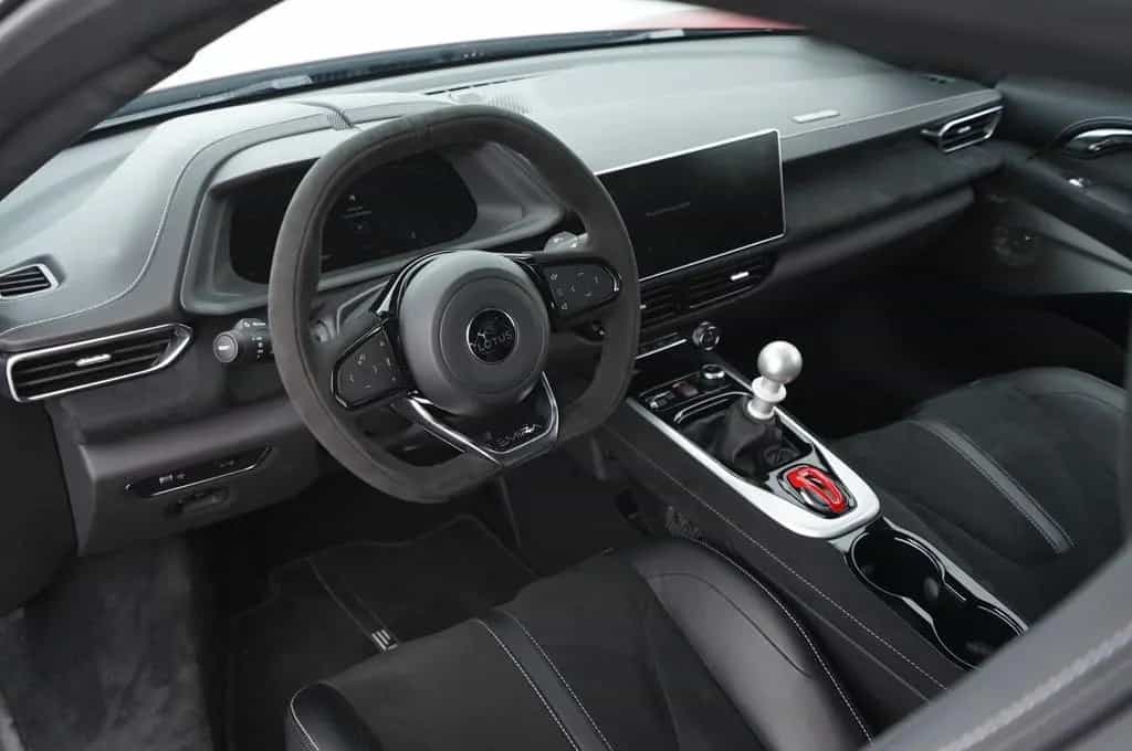 Lotus Emira V6 First Edition Coupé Alcantara / 20 Zoll 06/2023-photo-6