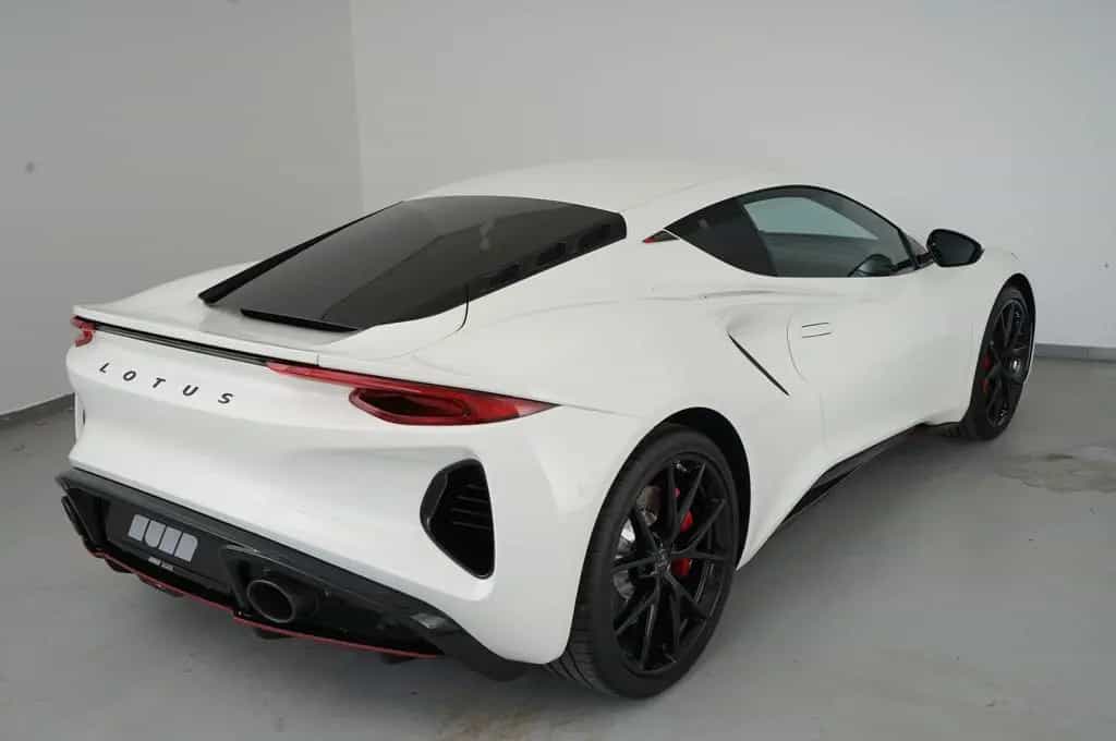 Lotus Emira Turbo SE Racing Line Coupé Drivers Pack null-photo-1