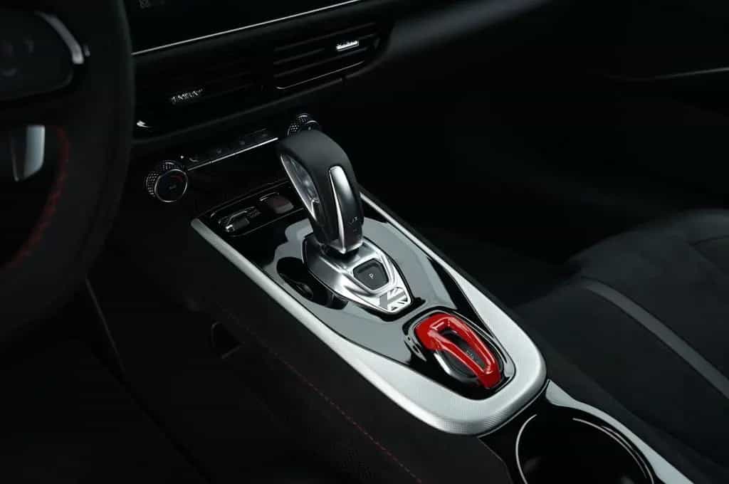Lotus Emira Turbo SE Racing Line Coupé Drivers Pack null-photo-6