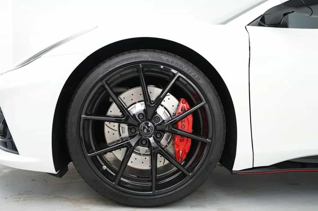 Lotus Emira Turbo SE Racing Line Coupé Drivers Pack null-photo-9