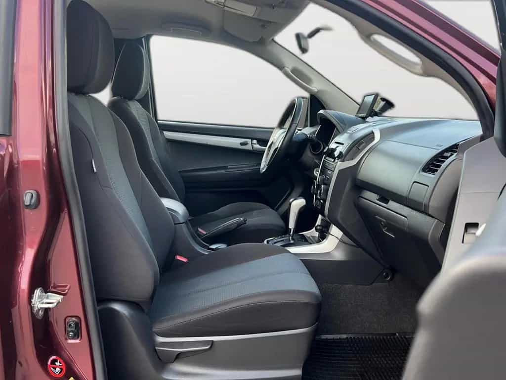 Isuzu D-Max Space Cab 4WD Custom*1HAND*AHK-3.5 To* 10/2013-photo-12