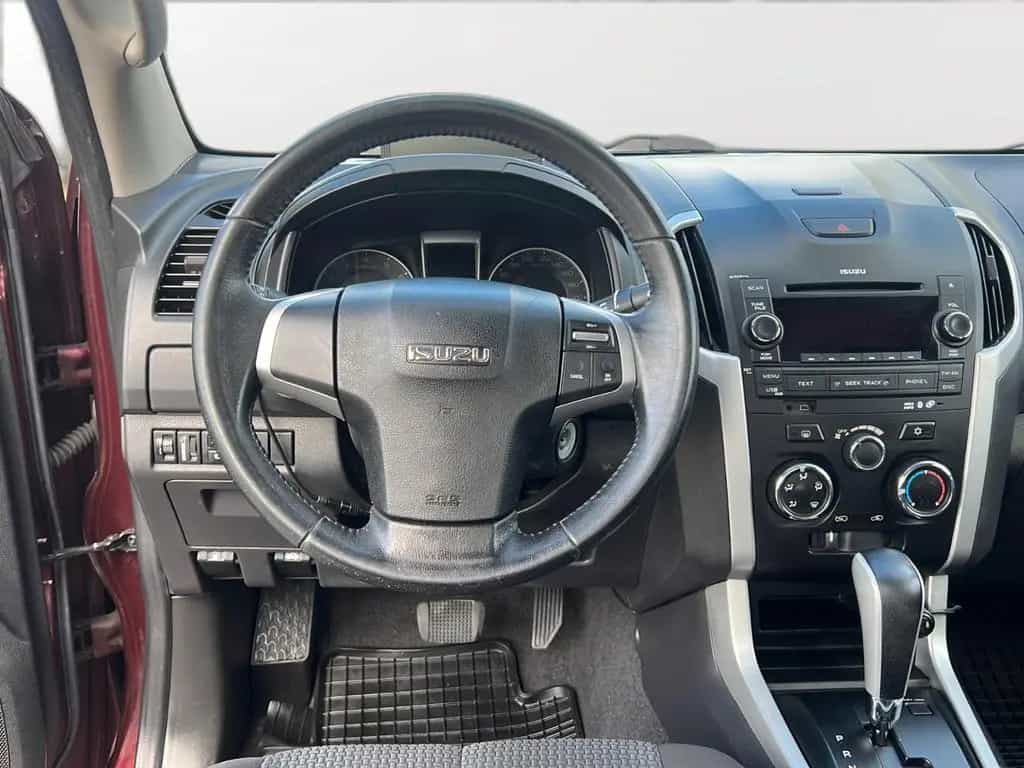 Isuzu D-Max Space Cab 4WD Custom*1HAND*AHK-3.5 To* 10/2013-photo-14