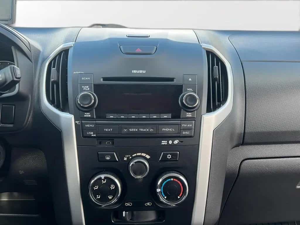 Isuzu D-Max Space Cab 4WD Custom*1HAND*AHK-3.5 To* 10/2013-photo-16