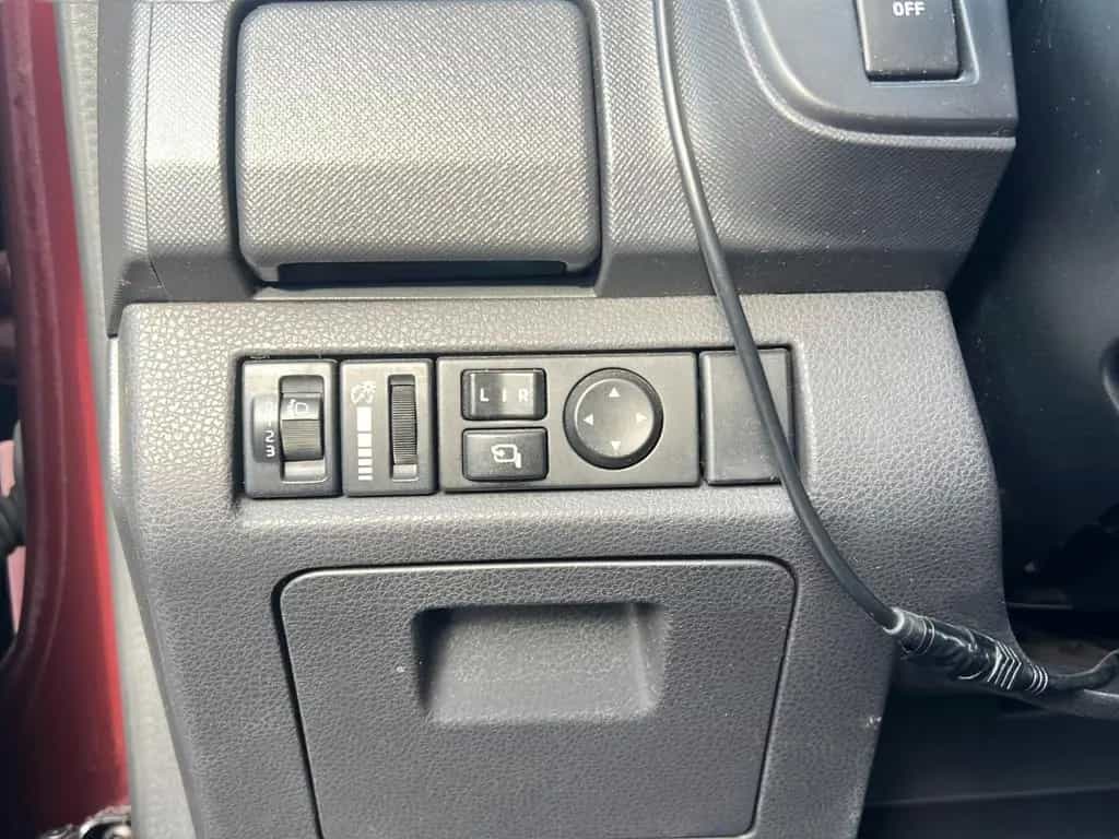 Isuzu D-Max Space Cab 4WD Custom*1HAND*AHK-3.5 To* 10/2013-photo-18