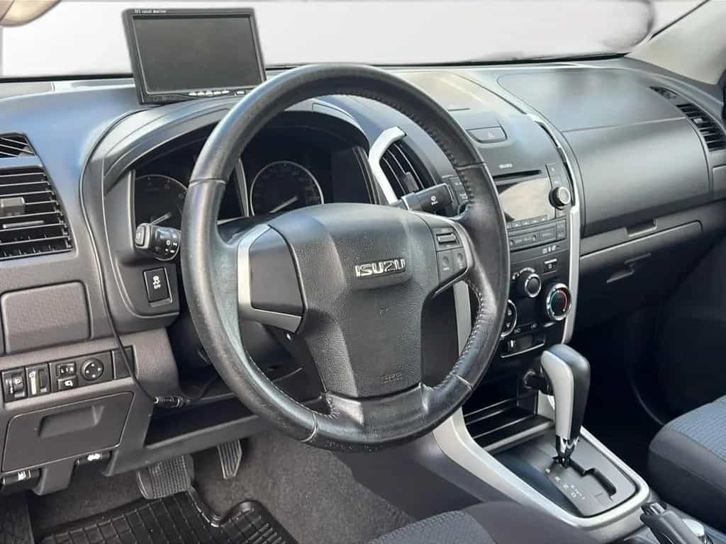 Isuzu D-Max Space Cab 4WD Custom*1HAND*AHK-3.5 To* 10/2013-photo-9