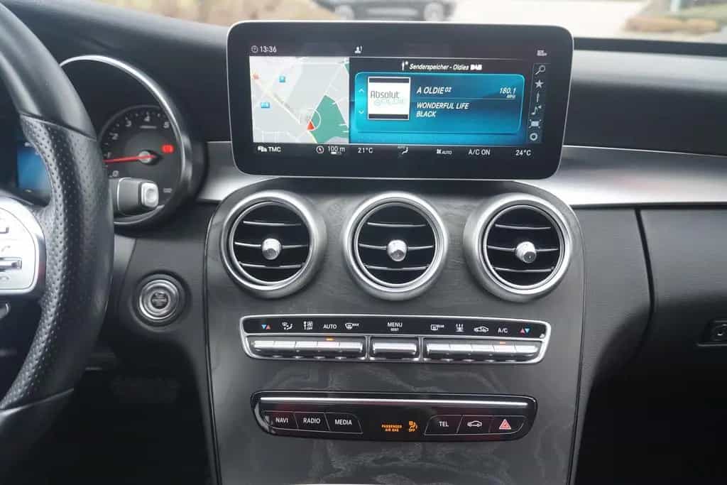 Mercedes-Benz C 300 C300 T-Modell  AMG Line Aut. LED Navi AHK Kamera 01/2019-photo-11