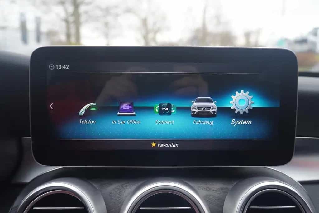 Mercedes-Benz C 300 C300 T-Modell  AMG Line Aut. LED Navi AHK Kamera 01/2019-photo-18